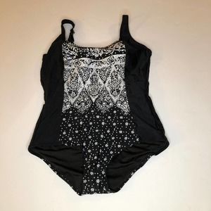Firpearl Swimsuit Black & White One Piece, New, 18